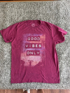 Ocean Current XL Maroon 'Good Vibes Only' Graphic T-Shirt